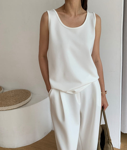 Jelly sleeveless top