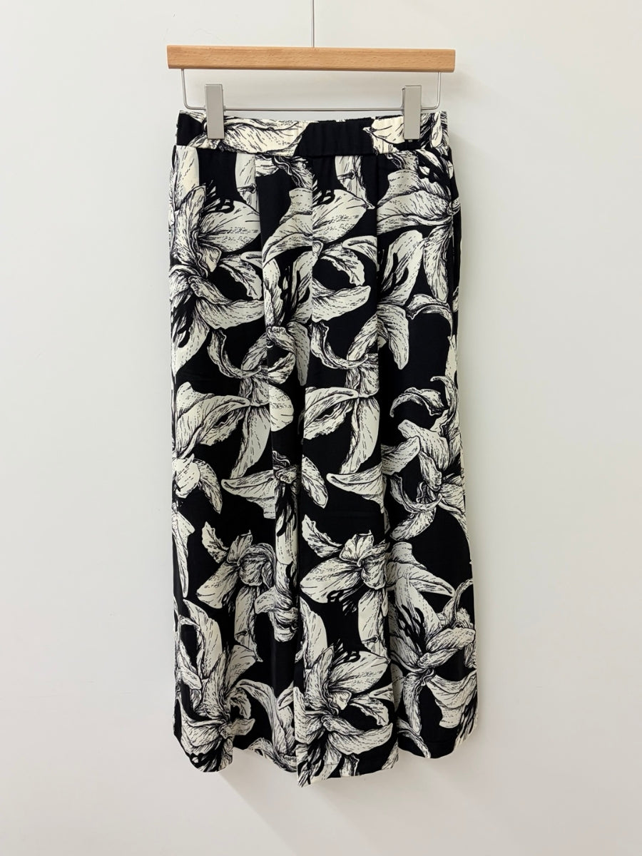 Floral wide pants