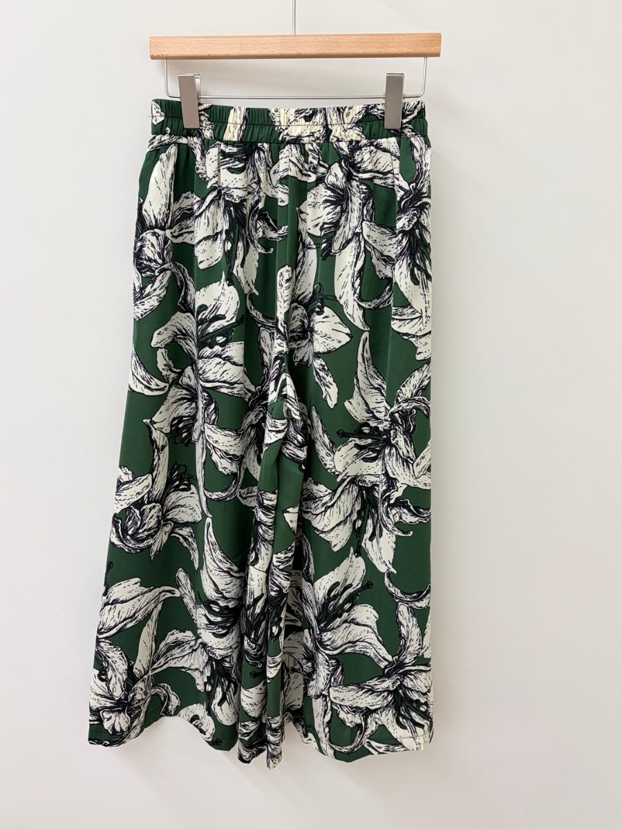 Floral wide pants