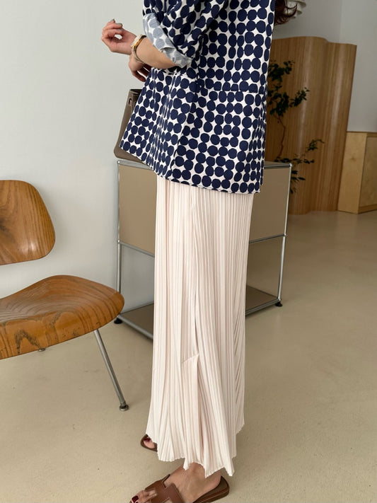 Long pleated skirt