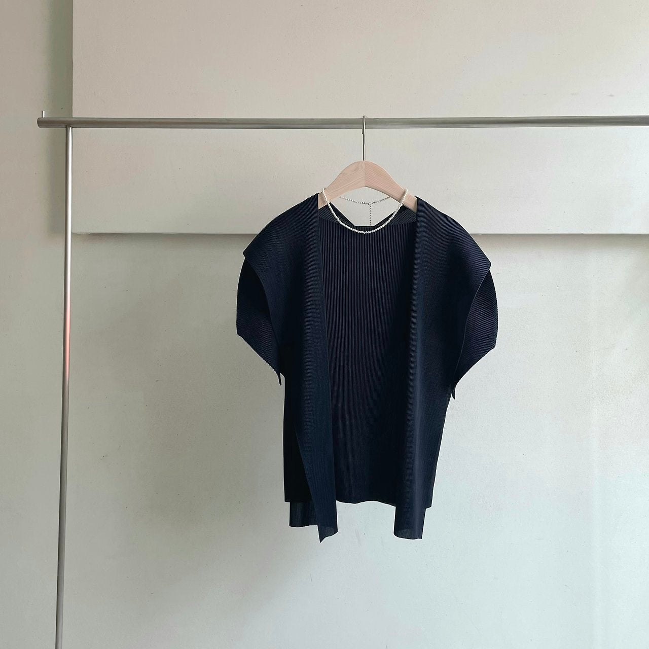 Shawl set pleats blouse