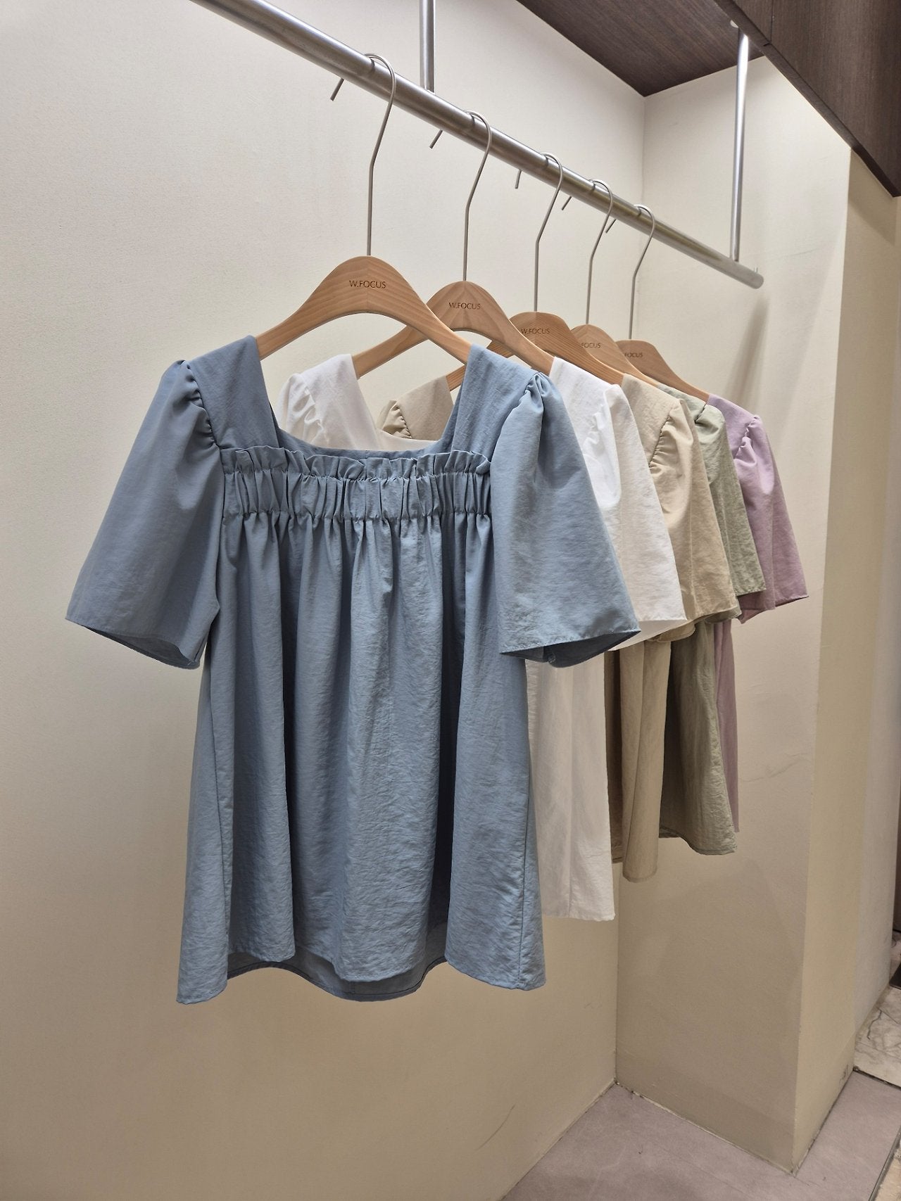 Nylon shirring blouse