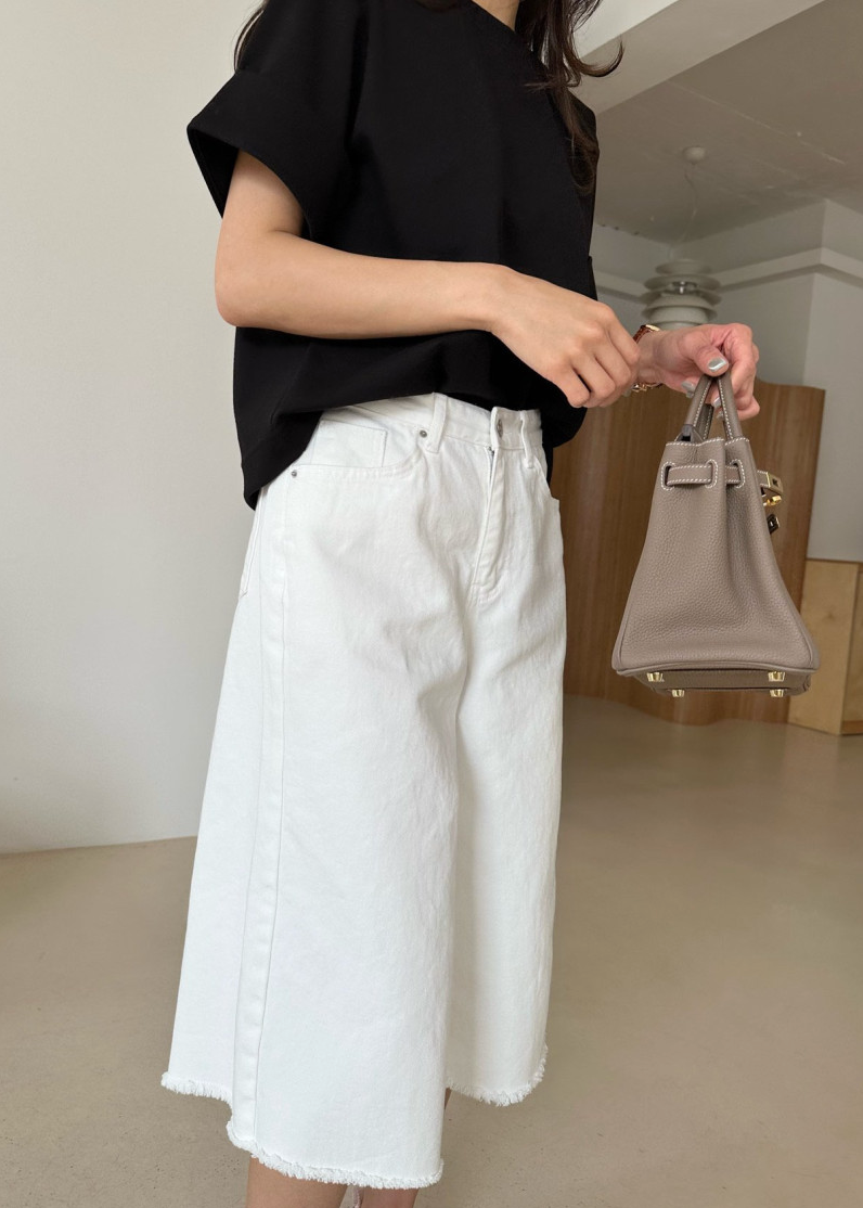 White denim bermuda pants