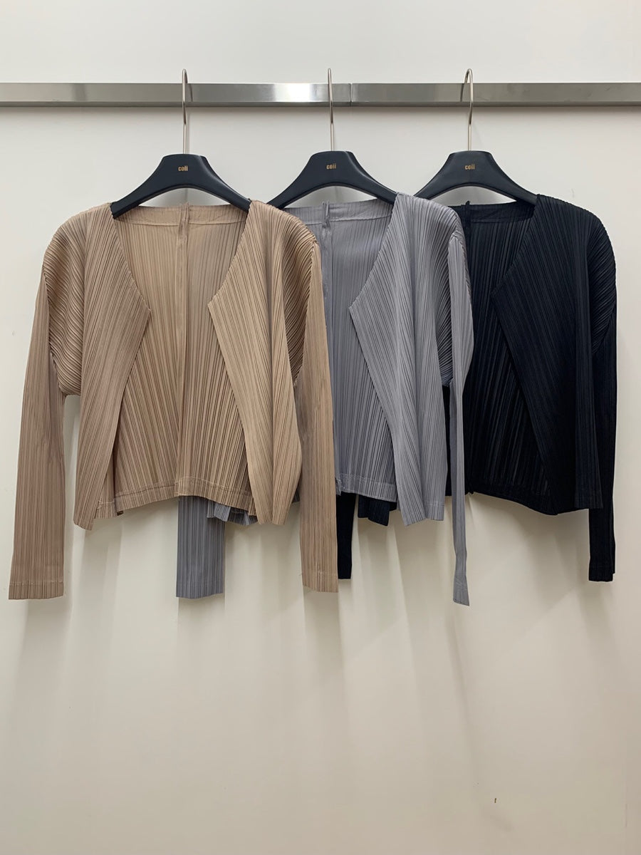 Pleated cardigan