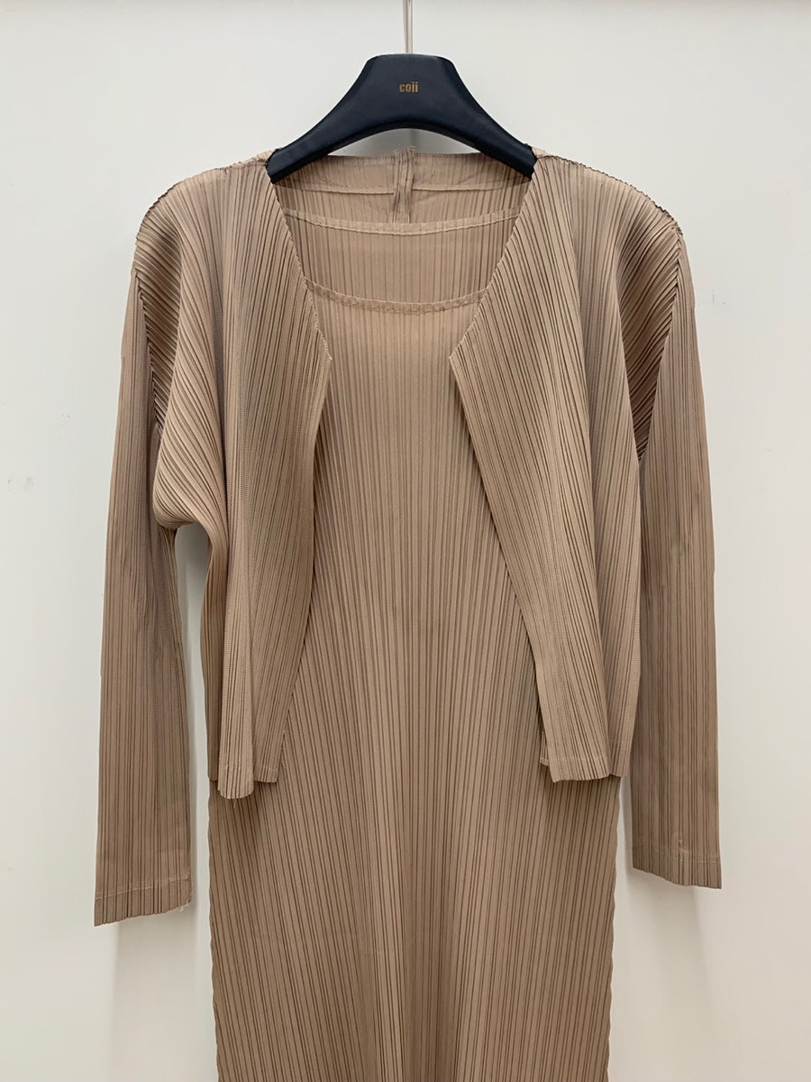 Pleated cardigan