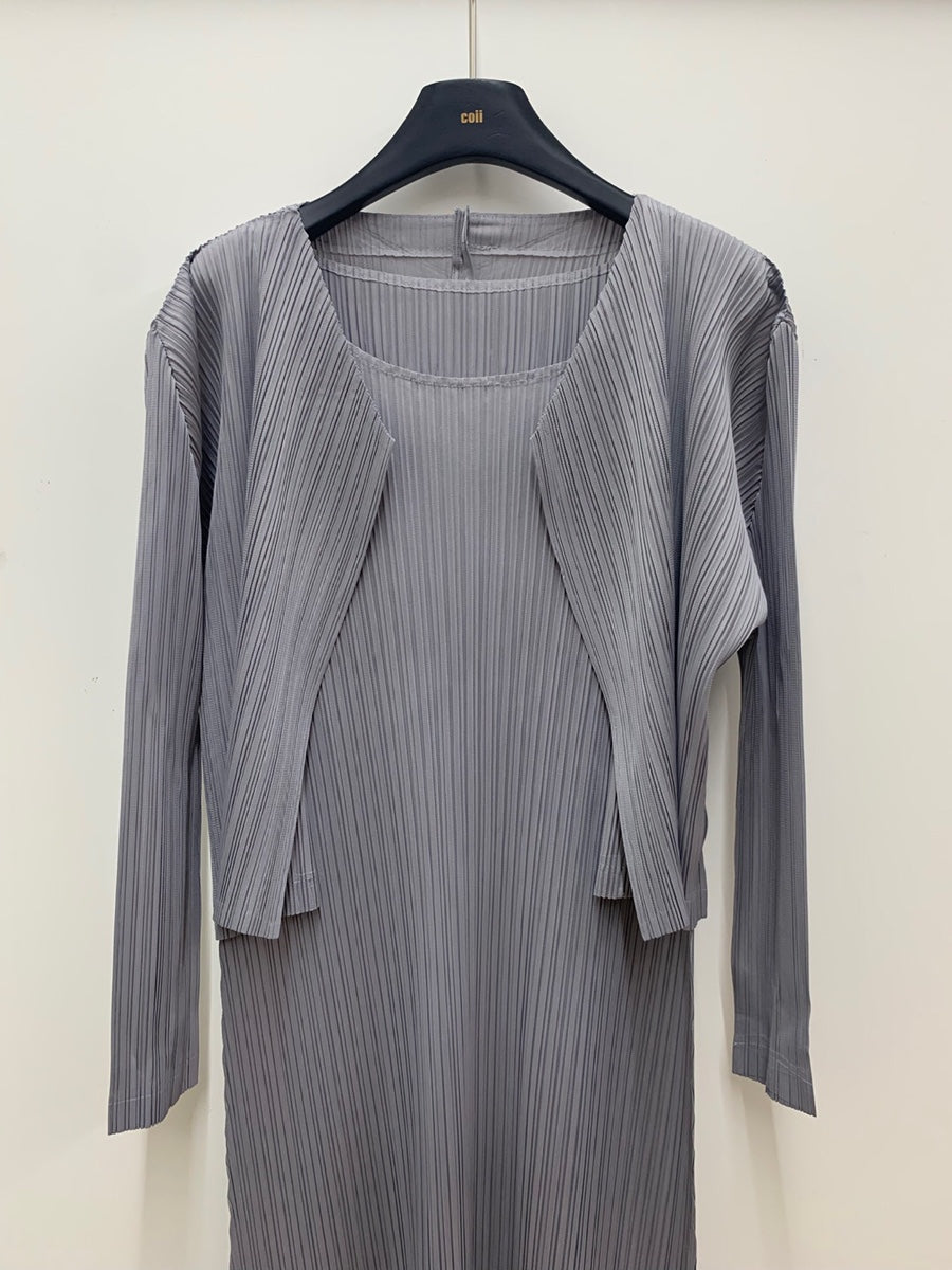 Pleated cardigan