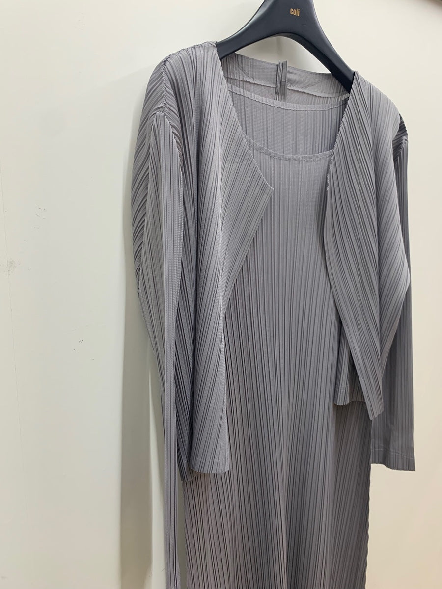 Pleated cardigan