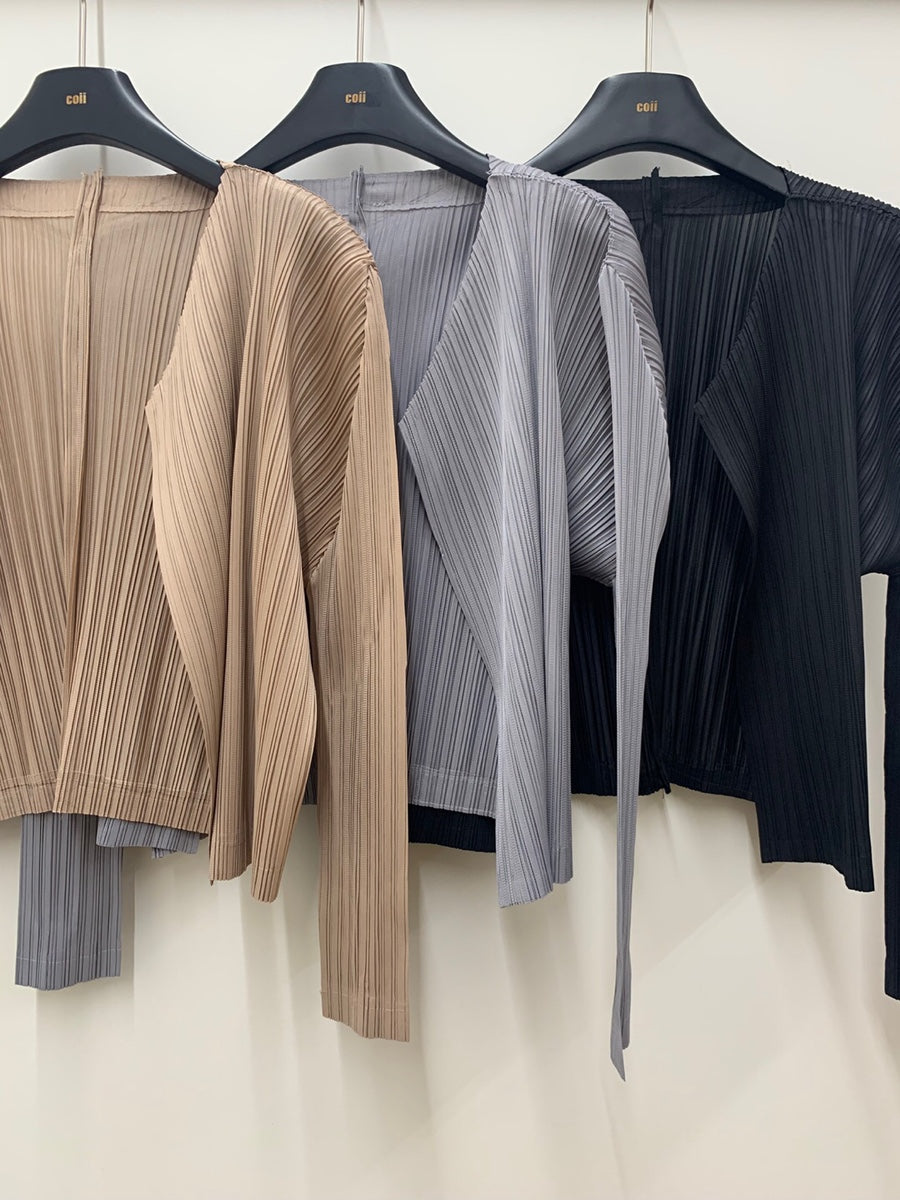 Pleated cardigan
