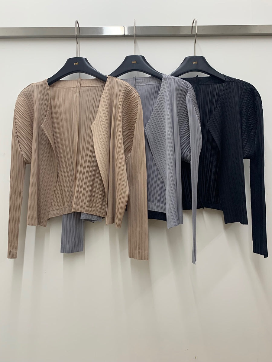 Pleated cardigan