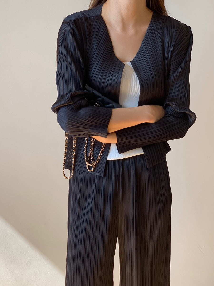 Pleated cardigan
