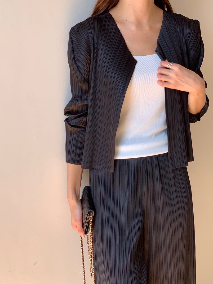 Pleated cardigan