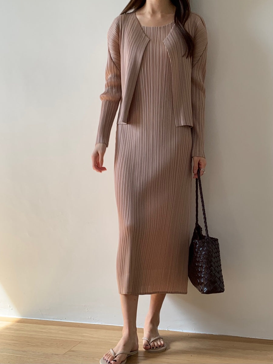 Pleated sleeveless dress