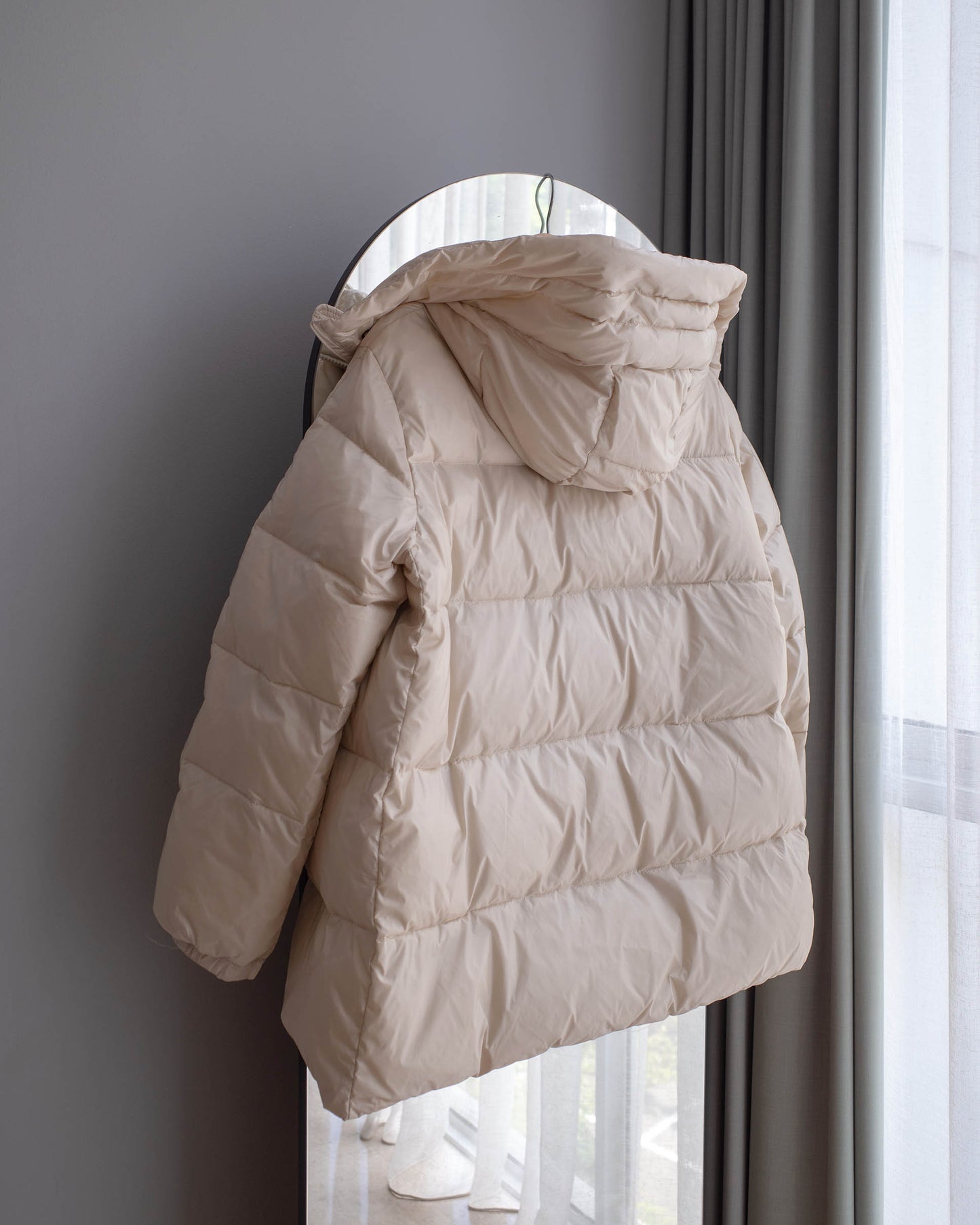 Lightweight duck down jacket