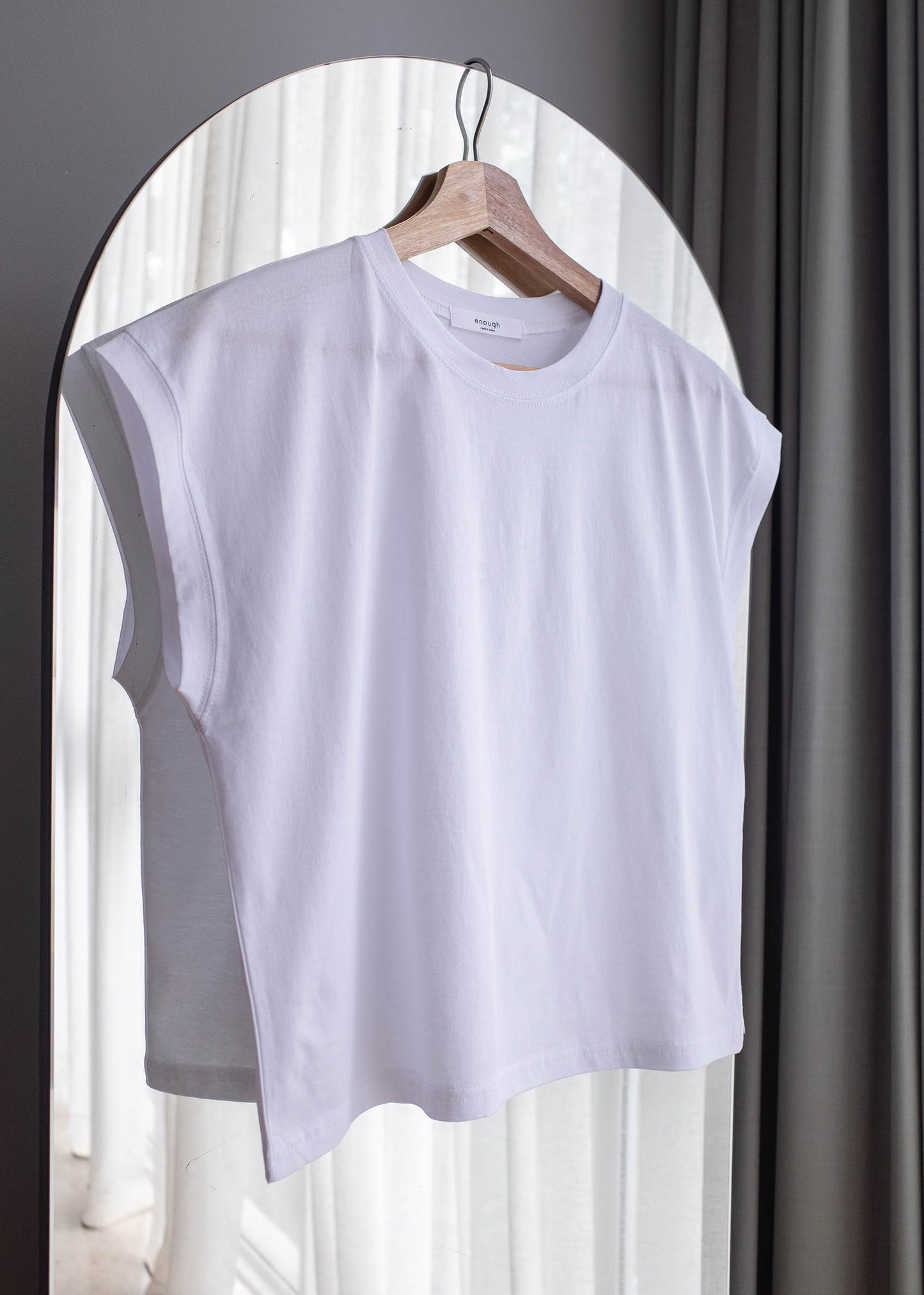 Semi cropped cap sleeves tee