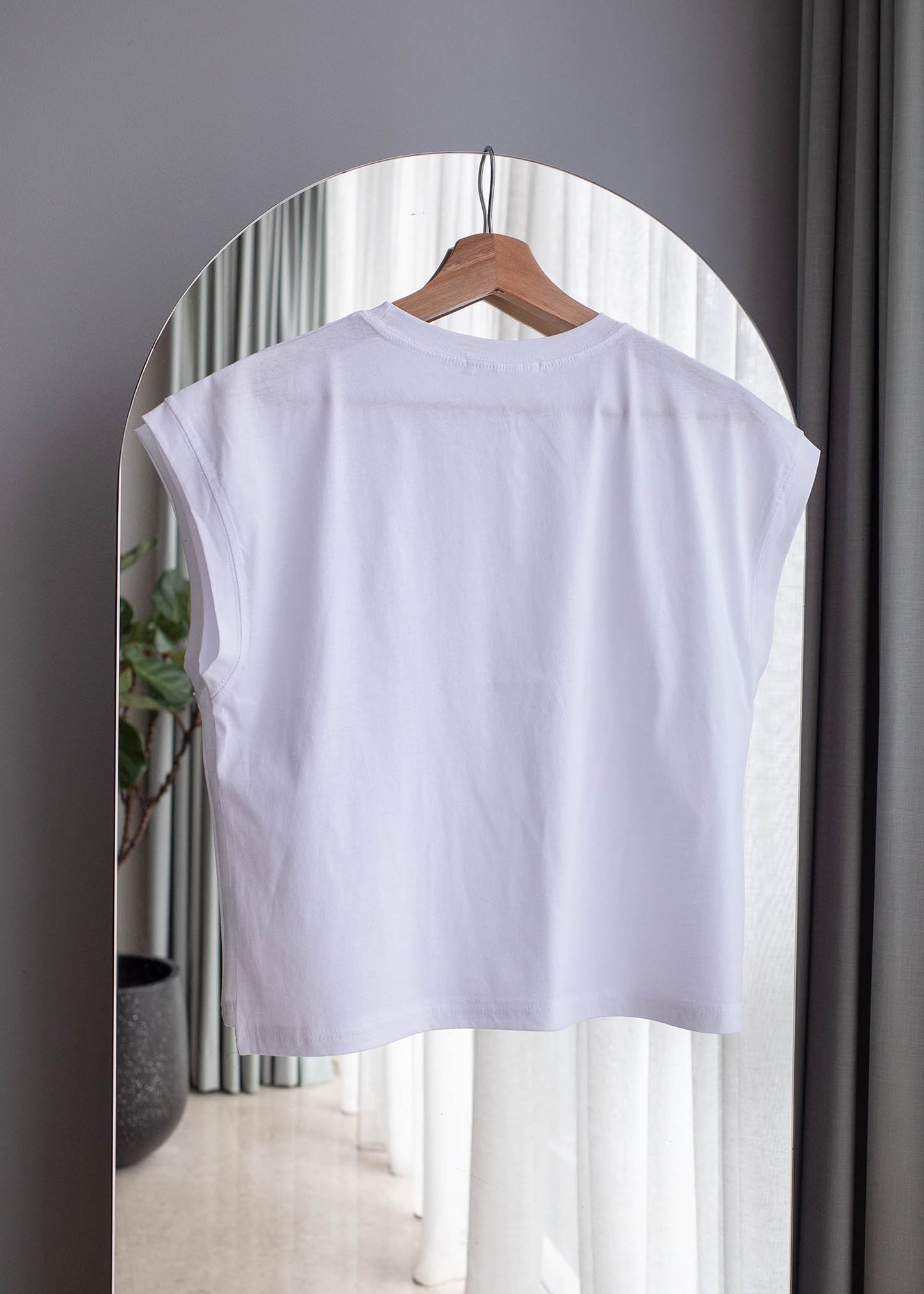 Semi cropped cap sleeves tee