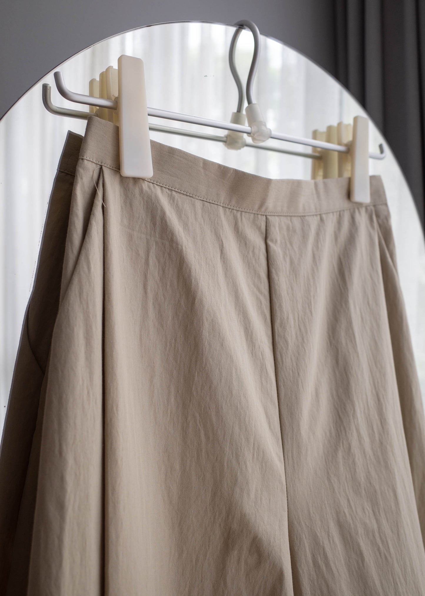 Wide pintuck pants