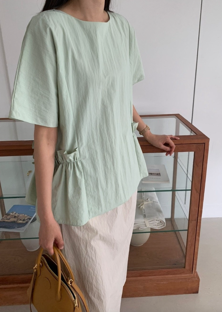 Shirring pocket blouse