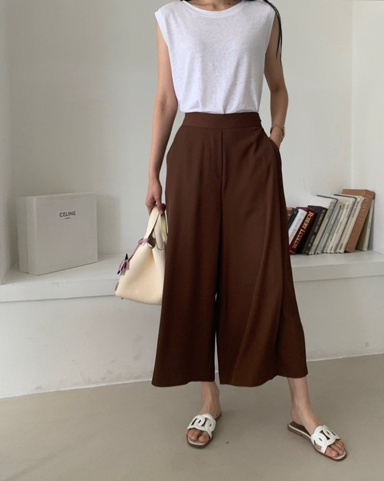 Silky wide pintuck pants