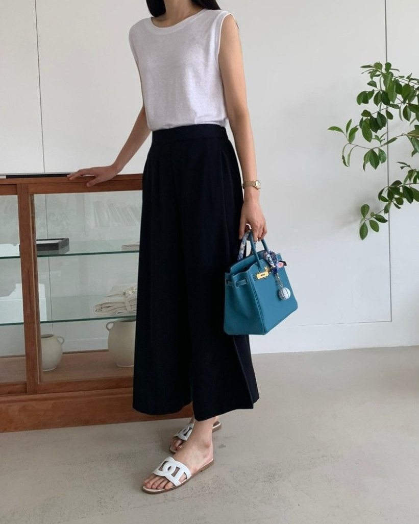 Silky wide pintuck pants