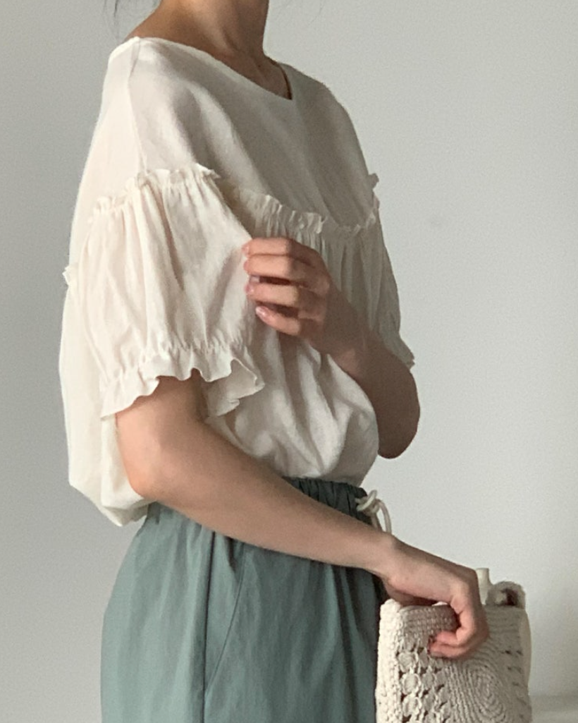 Linen frill blouse